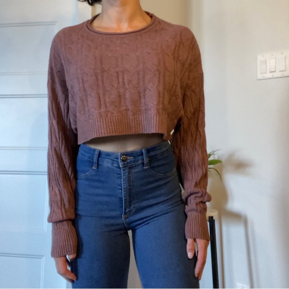 NWOT début cropped sweater
